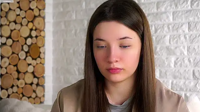 Snapshot of LowOncoming chatting on November 5, 2025, 2:11 am LowOncoming online show from November 5, 2025, 2:11 am