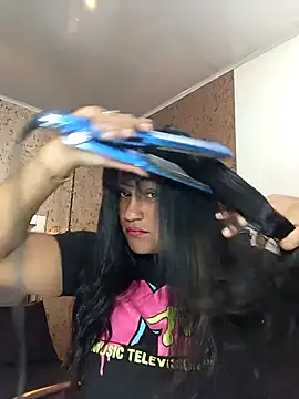 Michelle Brito1 online show from September 29, 2025, 8:13 pm