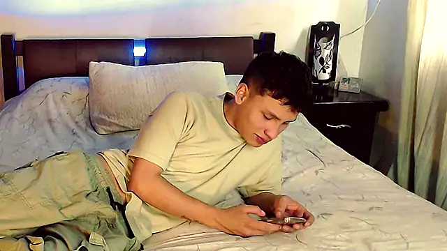 pipeynick online show from December 6, 2024, 9:02 pm