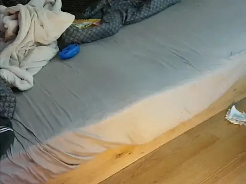 Snapshot of eblata04 chatting on March 3, 2025, 8:38 am eblata04 online show from March 3, 2025, 8:38 am