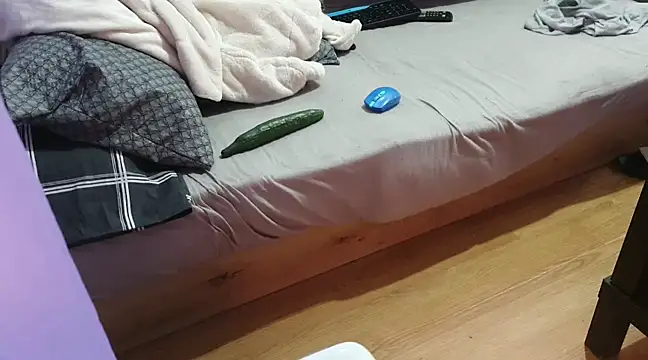 Snapshot of eblata04 chatting on March 4, 2025, 3:44 am eblata04 online show from March 4, 2025, 3:44 am