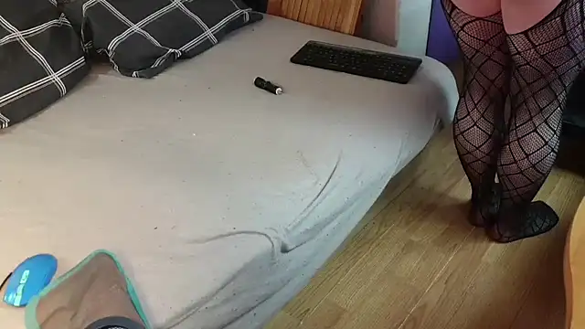 eblata04 online show from December 2, 2025, 9:25 am