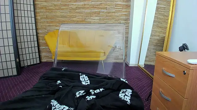 AishaRouhi online show from November 28, 2025, 6:05 am