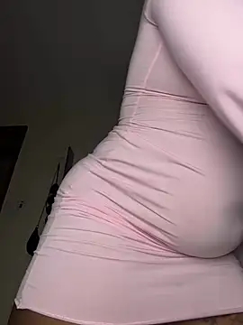 Snapshot of Hugemassivebootie chatting on July 11, 2026, 6:21 pm Hugemassivebootie online show from July 11, 2026, 6:21 pm