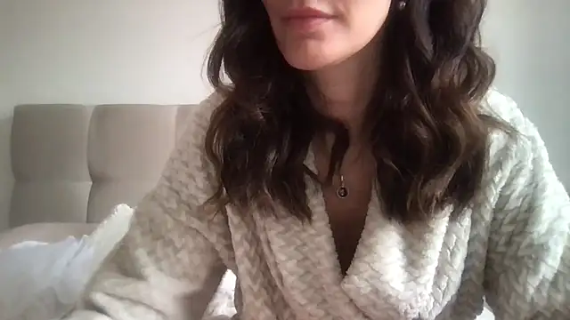 paolajonez online show from September 24, 2025, 5:16 pm