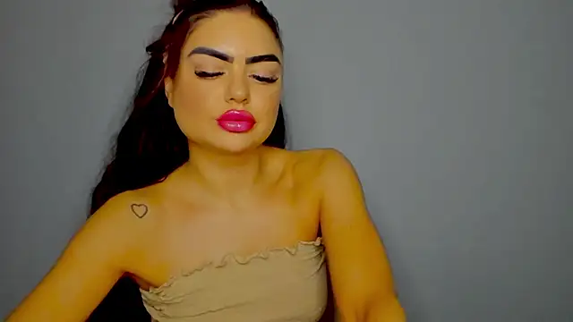 aishahottie online show from December 18, 2024, 3:26 am