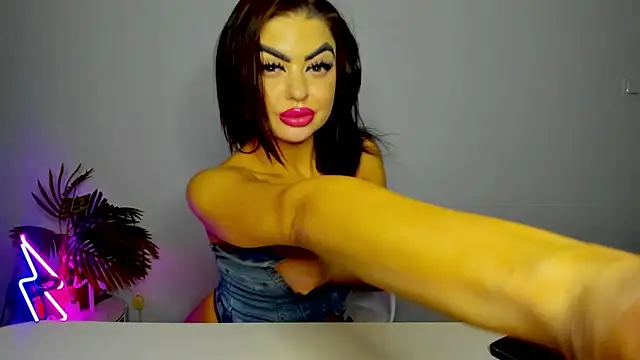 aishahottie online show from January 15, 2025, 1:23 am