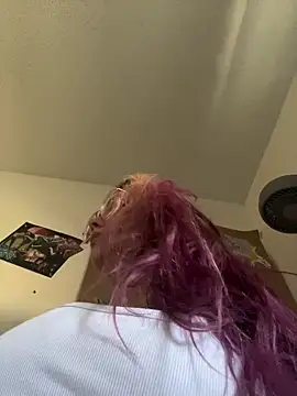 Snapshot of Lalalynn chatting on February 9, 2026, 6:23 pm Lalalynn online show from February 9, 2026, 6:23 pm