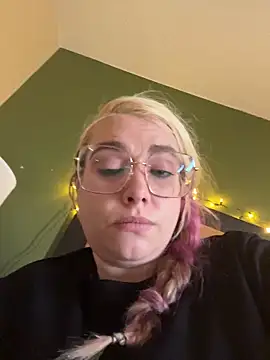 Snapshot of Lalalynn chatting on February 22, 2026, 10:30 pm Lalalynn online show from February 22, 2026, 10:30 pm