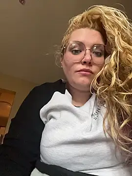 Snapshot of Lalalynn chatting on March 3, 2026, 3:40 pm Lalalynn online show from March 3, 2026, 3:40 pm