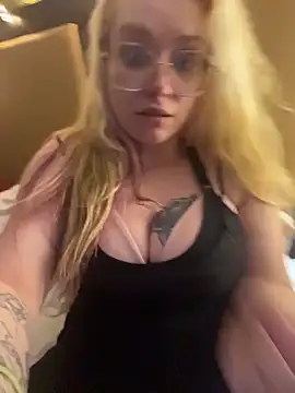 Snapshot of Lalalynn chatting on March 5, 2026, 1:40 pm Lalalynn online show from March 5, 2026, 1:40 pm