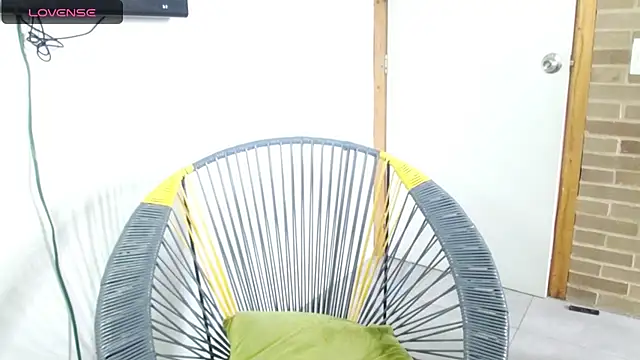 helenacyruss online show from November 17, 2025, 5:52 pm