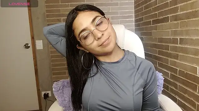 helenacyruss online show from February 12, 2026, 7:09 pm