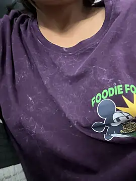 LeisyXO online show from January 22, 2025, 12:06 am