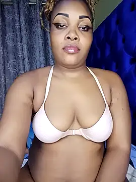 Snapshot of Queenshaz01 chatting on March 1, 2025, 10:42 pm Queenshaz01 online show from March 1, 2025, 10:42 pm