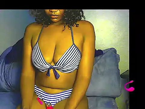 Snapshot of lilylovexx chatting on December 1, 2025, 3:44 am lilylovexx online show from December 1, 2025, 3:44 am