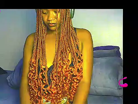 Snapshot of lilylovexx chatting on December 4, 2025, 7:44 pm lilylovexx online show from December 4, 2025, 7:44 pm