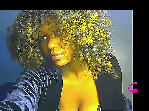 Snapshot of lilylovexx chatting on February 19, 2026, 2:07 am lilylovexx online show from February 19, 2026, 2:07 am