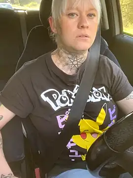 poussichienne online show from October 8, 2025, 10:24 am