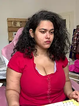 Snapshot of Curvydesifromgermany chatting on March 26, 2026, 10:10 am Curvydesifromgermany online show from March 26, 2026, 10:10 am
