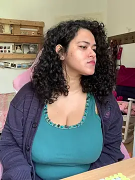 Snapshot of Curvydesifromgermany chatting on April 10, 2026, 11:15 am Curvydesifromgermany online show from April 10, 2026, 11:15 am