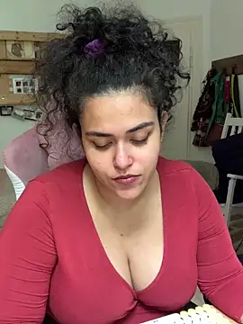 Curvydesifromgermany online show from June 10, 2026, 1:10 pm