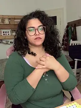 Curvydesifromgermany online show from June 15, 2026, 12:40 pm