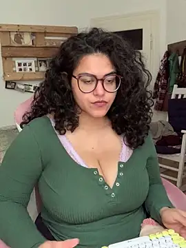 Curvydesifromgermany online show from June 16, 2026, 6:27 am