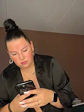 xlinastarrx online show from April 15, 2026, 5:47 am