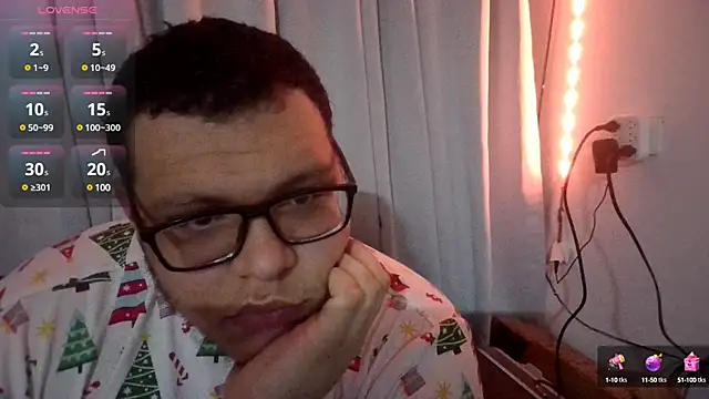 chubbyboy2431 online show from March 7, 2025, 2:57 am