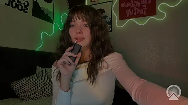 Emilia0 0 7 online show from February 23, 2026, 9:34 pm