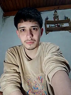 Snapshot of Elvergonn2105 chatting on October 31, 2025, 4:35 am Elvergonn2105 online show from October 31, 2025, 4:35 am