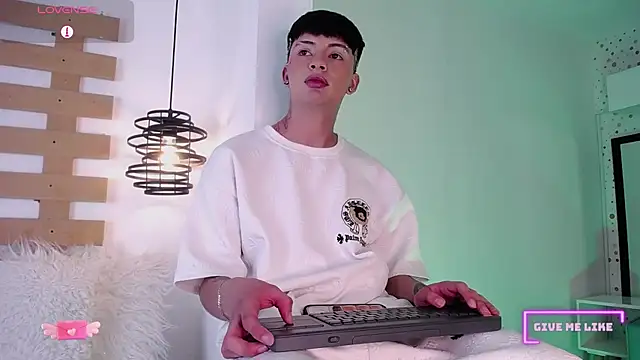 Steev Novoa online show from March 11, 2025, 5:16 am