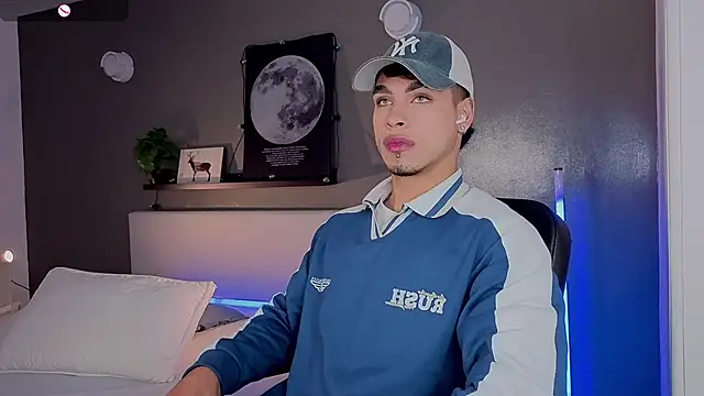 Ken-boy  online show from October 13, 2025, 11:43 am