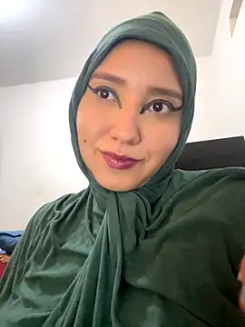 hannahayat online show from October 3, 2025, 9:34 pm