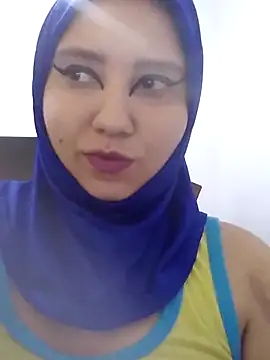 hannahayat online show from May 25, 2026, 2:23 pm
