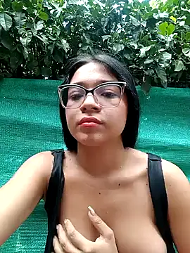 -VICKKY online show from January 23, 2025, 1:02 pm