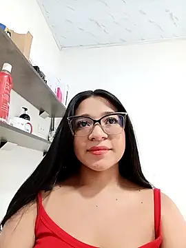 -VICKKY online show from October 1, 2025, 7:20 pm