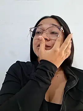 -VICKKY online show from March 31, 2026, 2:28 pm