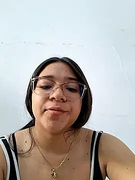 Snapshot of -VICKKY chatting on April 20, 2026, 2:20 pm -VICKKY online show from April 20, 2026, 2:20 pm