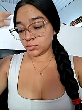 -VICKKY online show from July 18, 2026, 4:22 pm
