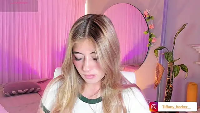 Snapshot of tiffany_becker chatting on June 18, 2026, 1:04 pm tiffany becker online show from June 18, 2026, 1:04 pm