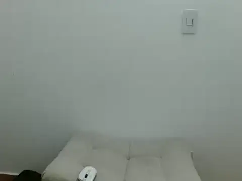 Snapshot of Pauleett chatting on February 3, 2025, 1:19 am Pauleett online show from February 3, 2025, 1:19 am