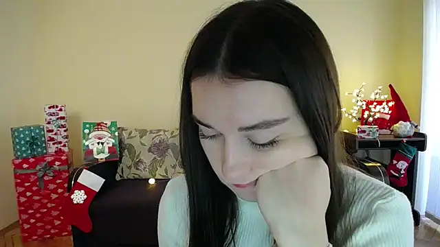 Pretty shy online show from December 19, 2024, 12:23 pm
