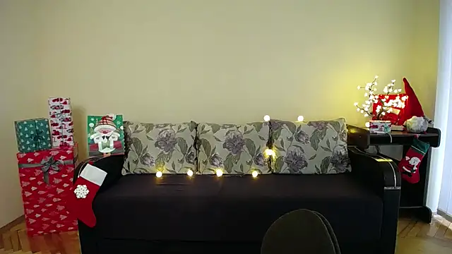 Pretty shy online show from December 25, 2024, 12:37 pm