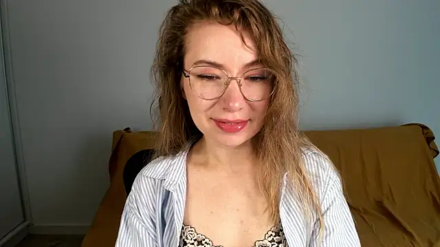 Snapshot of Mia_Tasty chatting on July 16, 2026, 6:30 am Mia Tasty online show from July 16, 2026, 6:30 am