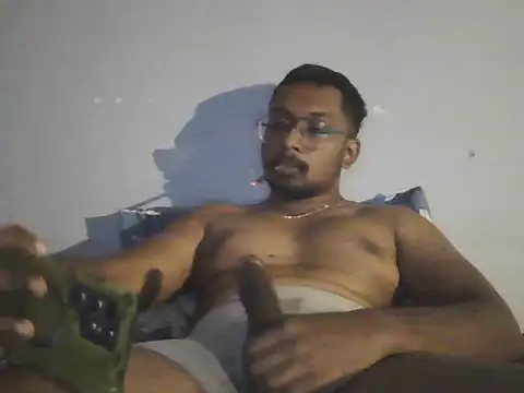 Snapshot of chennaibull101 chatting on October 25, 2025, 2:24 pm chennaibull101 online show from October 25, 2025, 2:24 pm