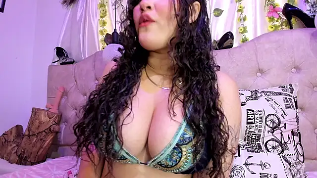 Chanelle  online show from November 13, 2025, 5:45 pm