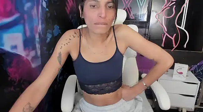 ImCrazzy online show from December 30, 2024, 5:55 pm