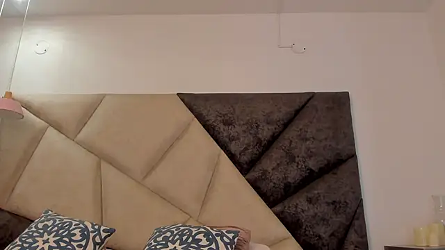 BonnieCute  online show from October 6, 2025, 11:57 pm